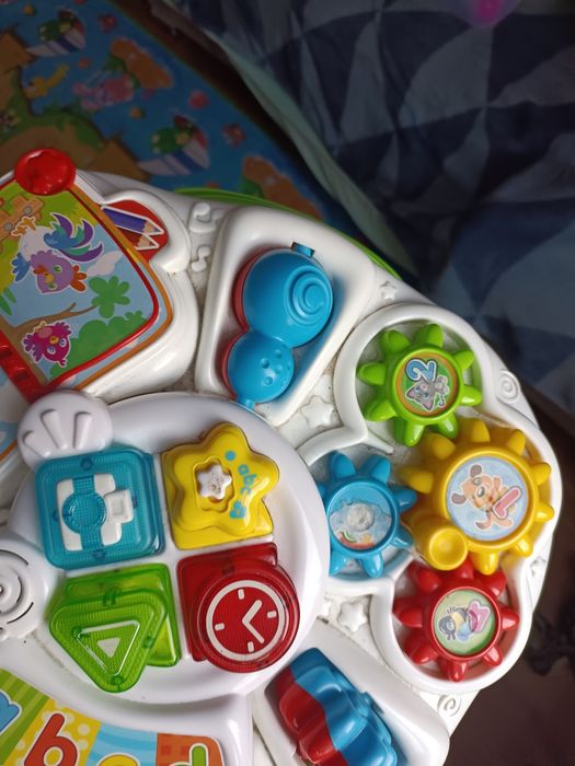 Stolik interaktywny clementoni plus książeczki gratis