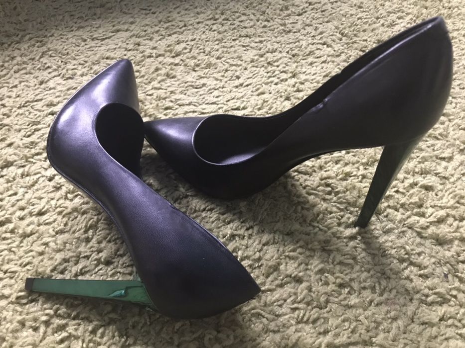 Szpilki czółenka guess skóra 36