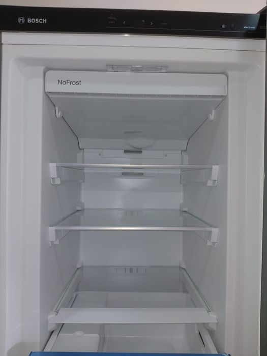 Arca Vertical BOSCH GSN36AIEP (No Frost - 186 cm - 242 L - Inox)