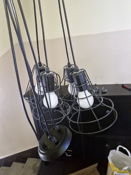 Lampa wisząca na kablach 4 klosze