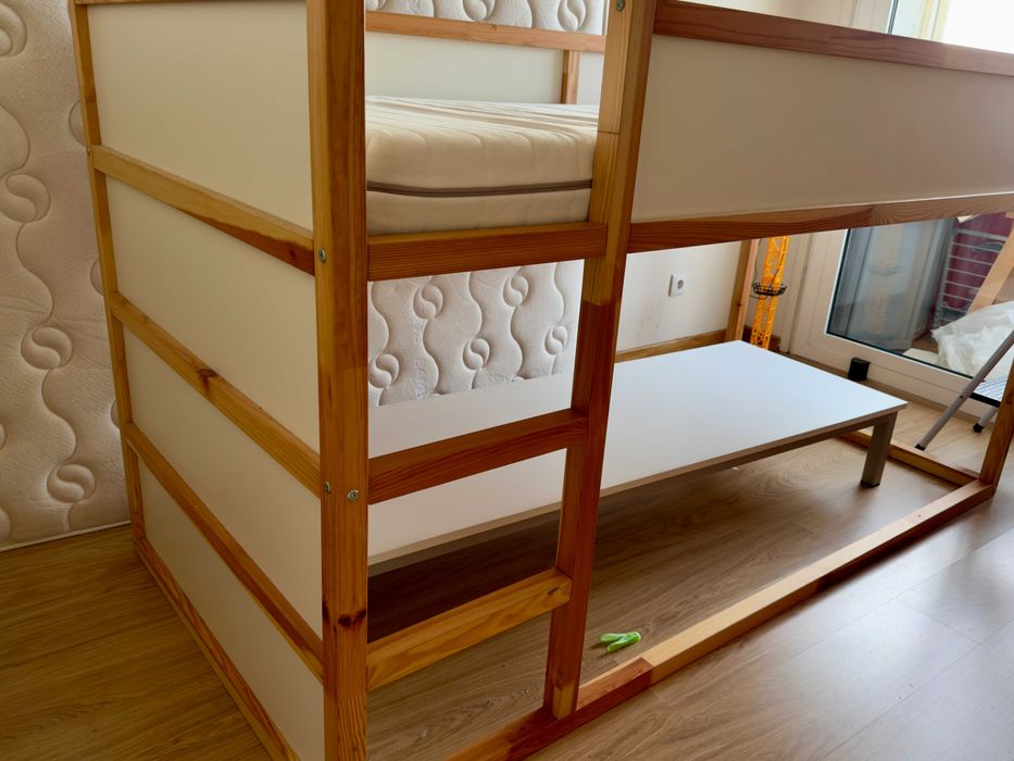 Cama reversível IKEA KURA