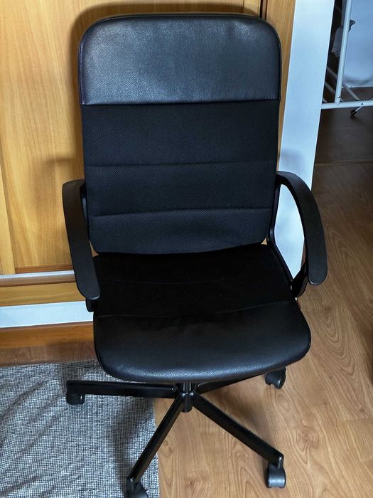 2 Cadeiras Escritório IKEA RENBERGET – Como Novas