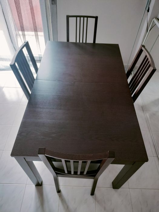 Mesa jantar extensível com 4 cadeiras