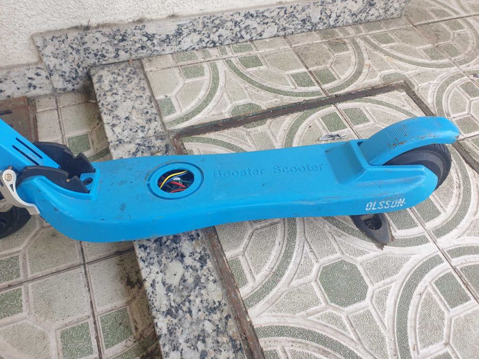 Scuter eketrica  está avariada boa para quem souber consertar.