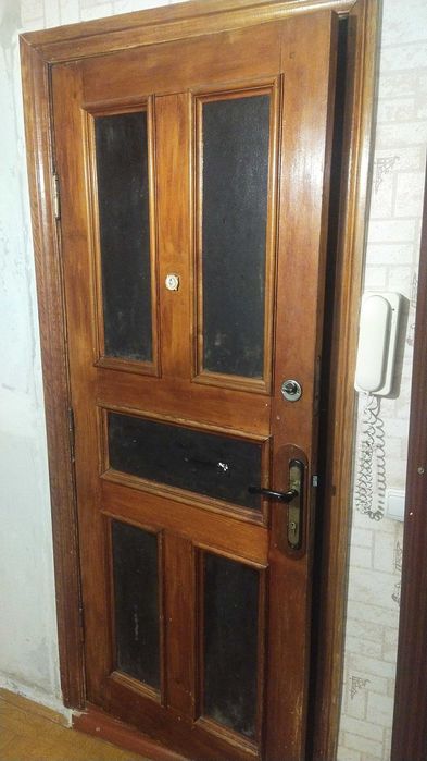 Вхідні дерев'яні двері з лудкою замками ключами! Розмір 2м * 0,8м