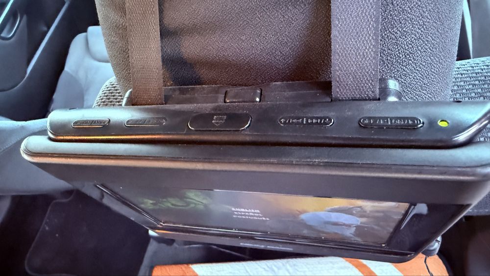 DVD para carro com varios dvds para criança