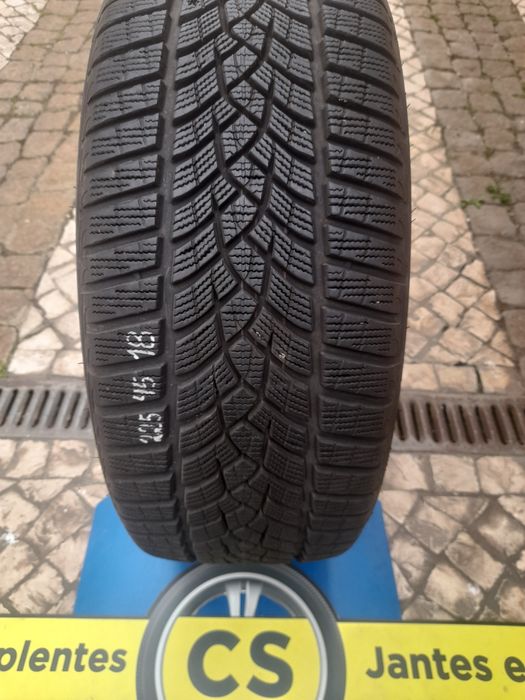 Pneus 225/45R18  Bridgestone  e GoodYear  M+S  RNF