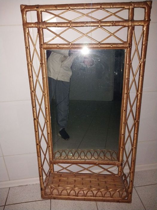 Дзеркало настінне