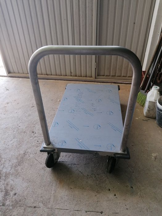 Carro plataforma em inox com 100  X 60 cm