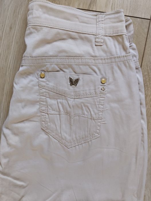 Rybaczki spodnie krótkie damskie Miss Cherry denim 31 (m-l) 38-40