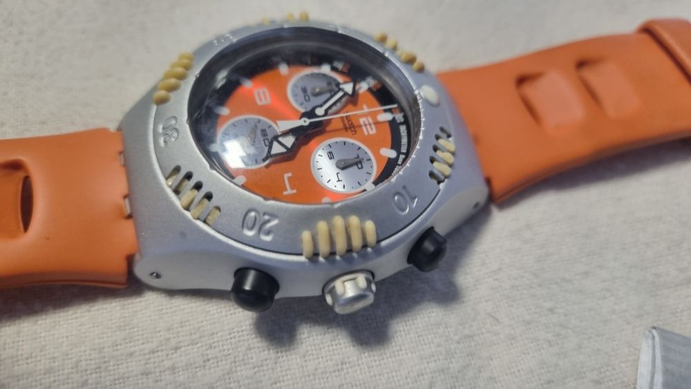 Swatch  laranja  quase novo