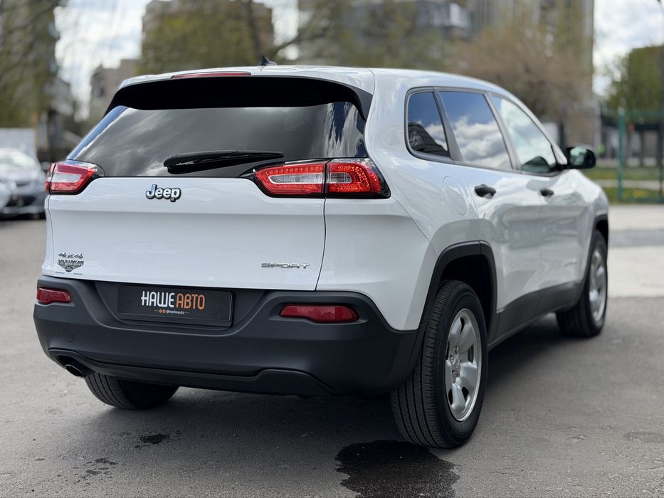 JEEP CHEROKEE 2016 року, 2.4 бензин, автомат, повний привід.