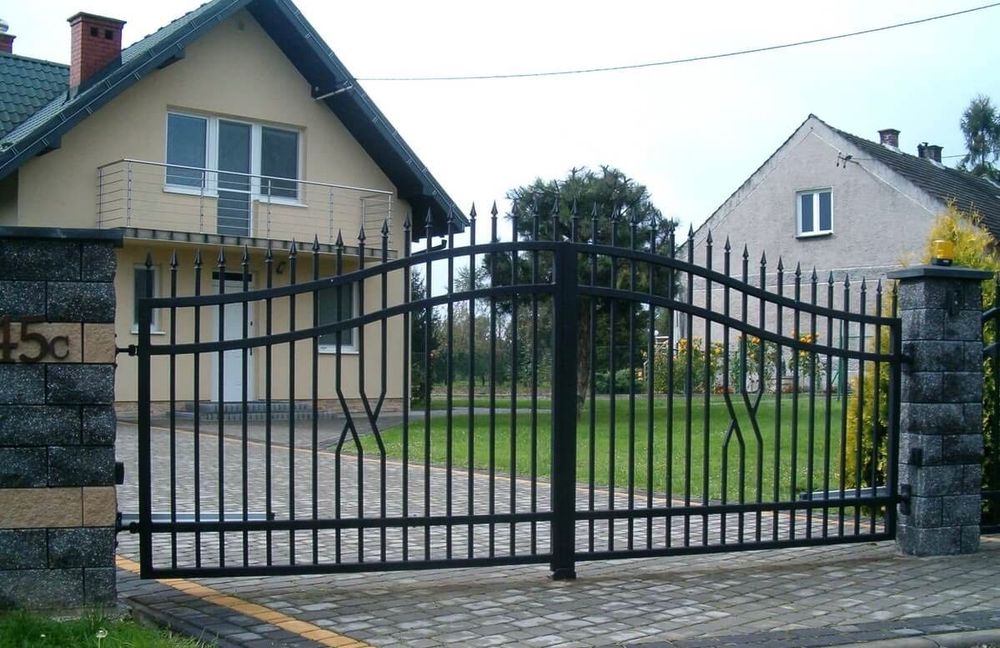 Spawanie bram płotków balustrady konstrukcji stalowej