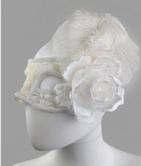 Продам гипюрову карнавальную маску