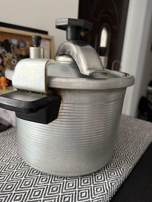 Szybkowar aluminiowy