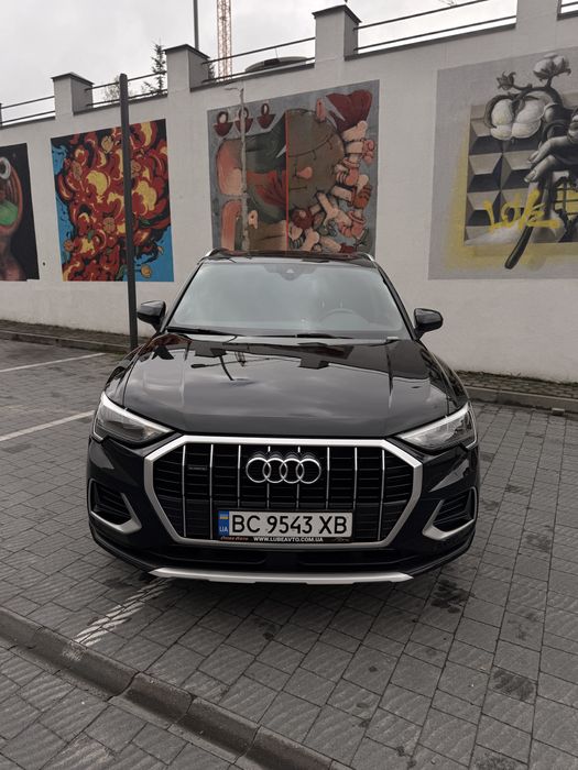 Продаж авто Audi Q3 2021рік