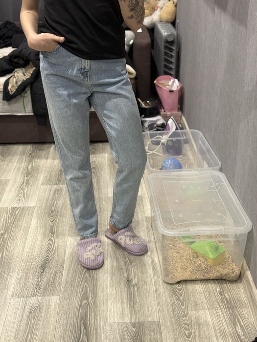 Джиеси МОМ.