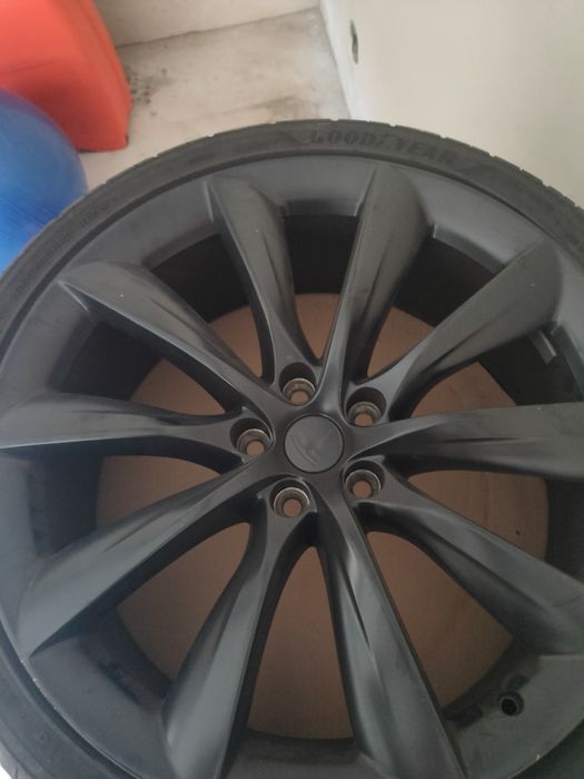 Jantes Tesla originais 22" com pneus