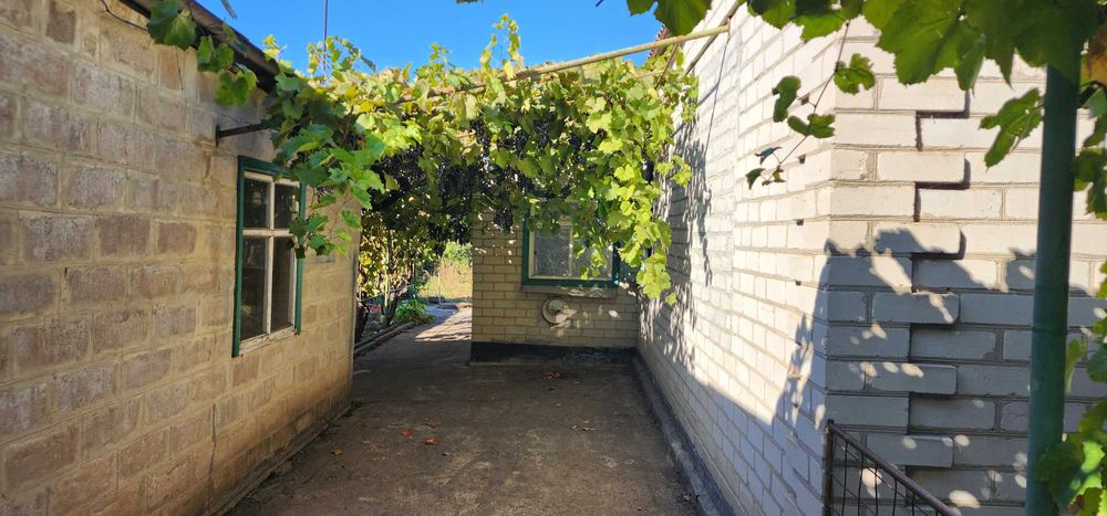 Продається будинок з гаражом в центрі по вул.Удільна