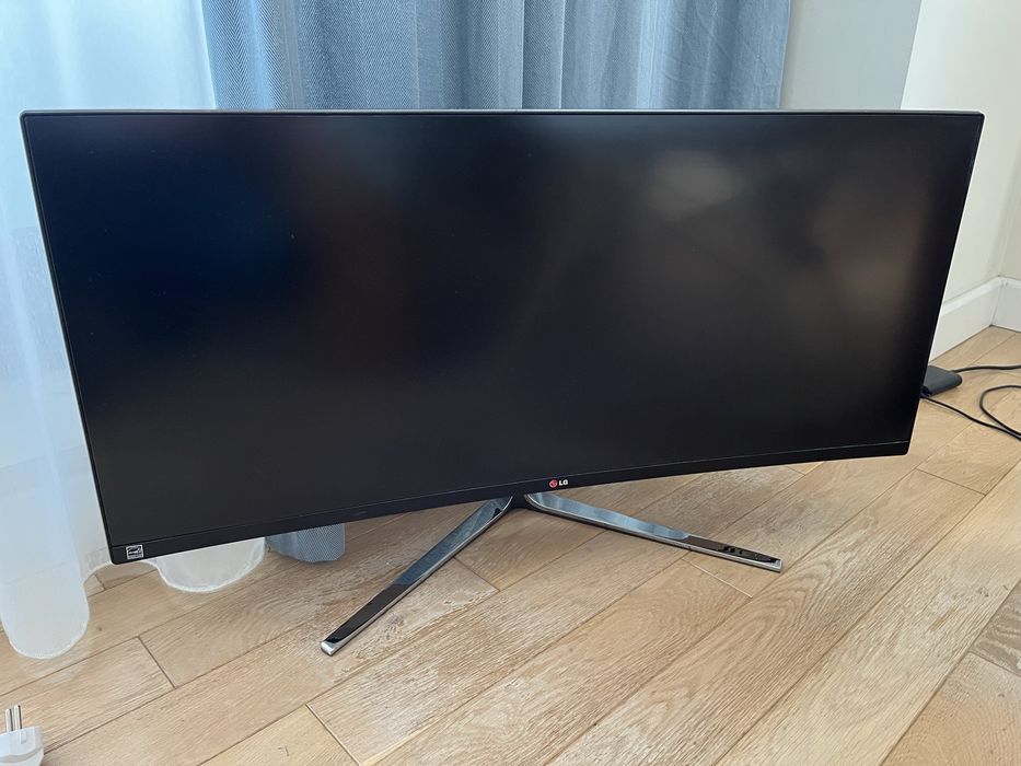 LG 34UC97-S curved 34” IPS LED 3440x1440 Ultrwide Thunderbolt 2 Mac