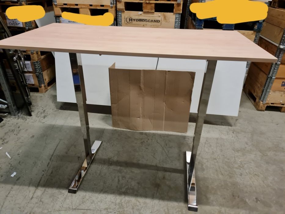 Chromowane biurko regulowane elektrycznie