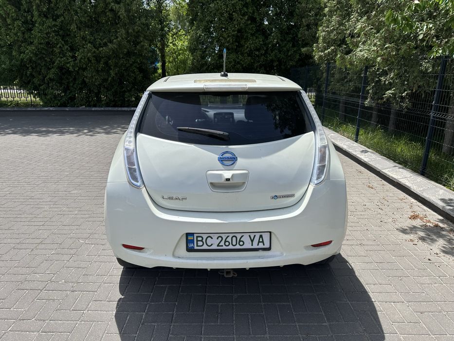 Nissan Leaf 2011, електро, автомат