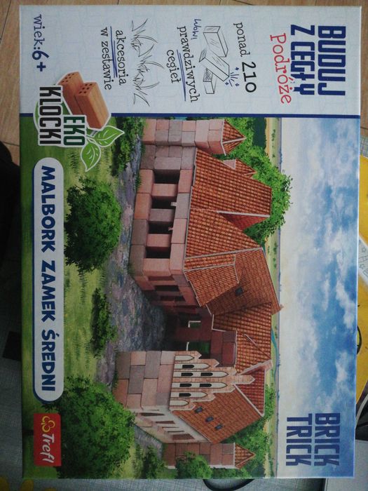 Brick Trick buduj z cegly, malbork zamek średni