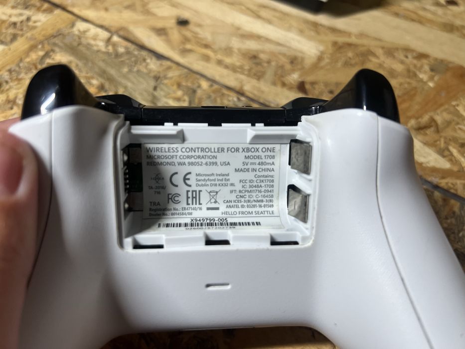 Продам джостік xbox one