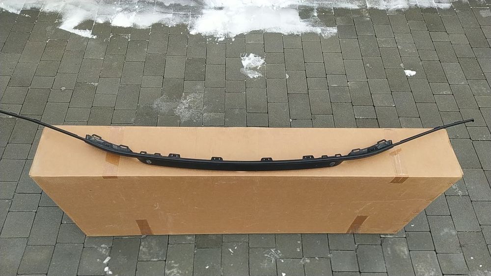 Porsche 911 992 turbo решітка бампера 992807951a