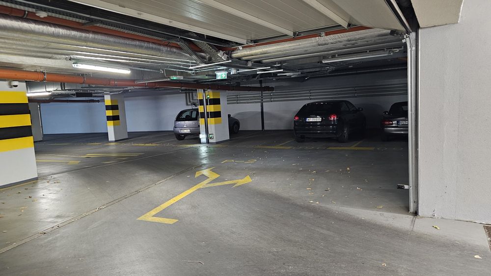 Miejsce postojowe w garażu podziemnym Zwierzyniecka 8d