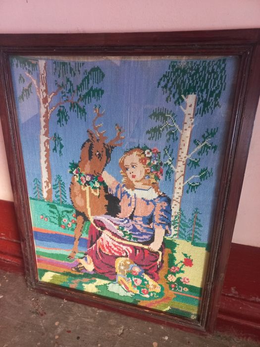 Вишита картина. Дівчина з оленем. 55 × 70 см