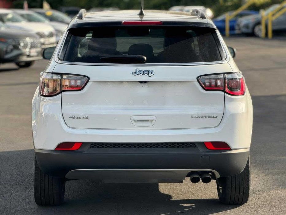 Jeep Compass      2021