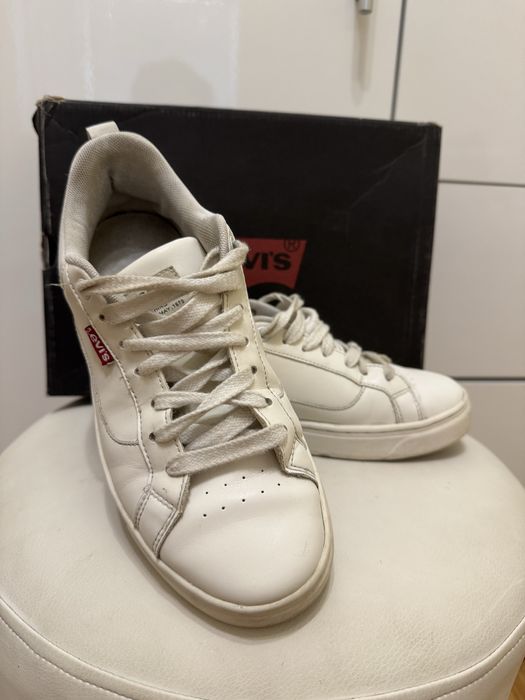 Белые кожанные кеды