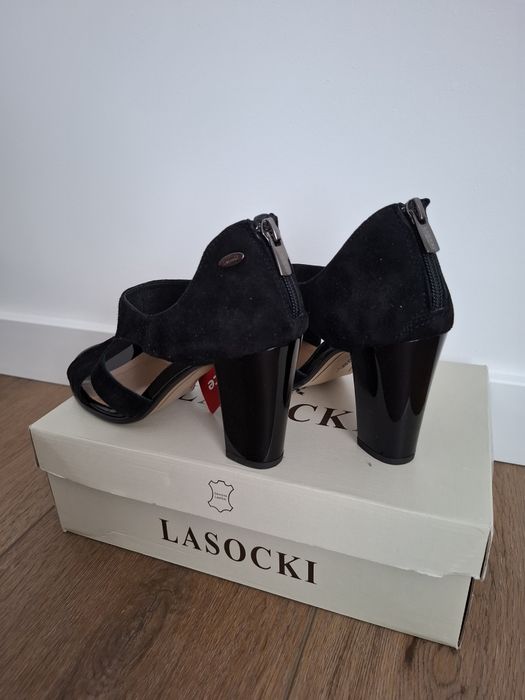 Nowe sandały na słupku Lasocki 37