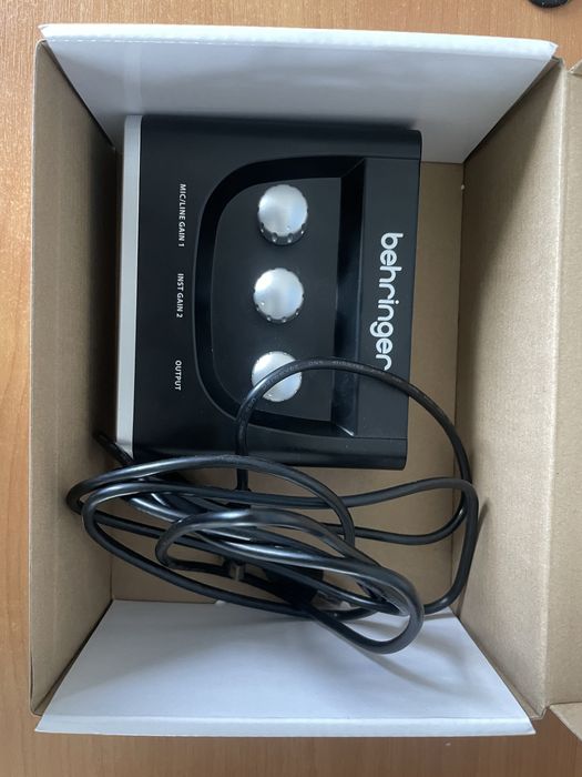 Звукова карта behringer u-phoria um2