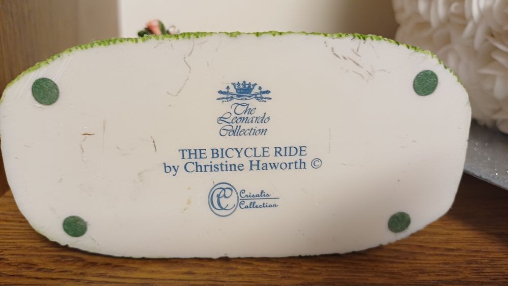 Фарфоровые статуэтка  коллекционный  вариант