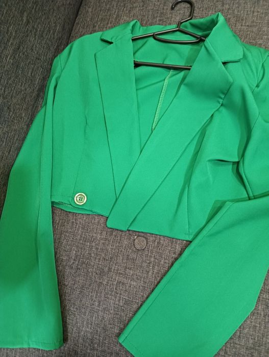 Jaqueta blazer curto semi-novo