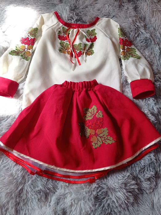 Вишиванка вишита бісером