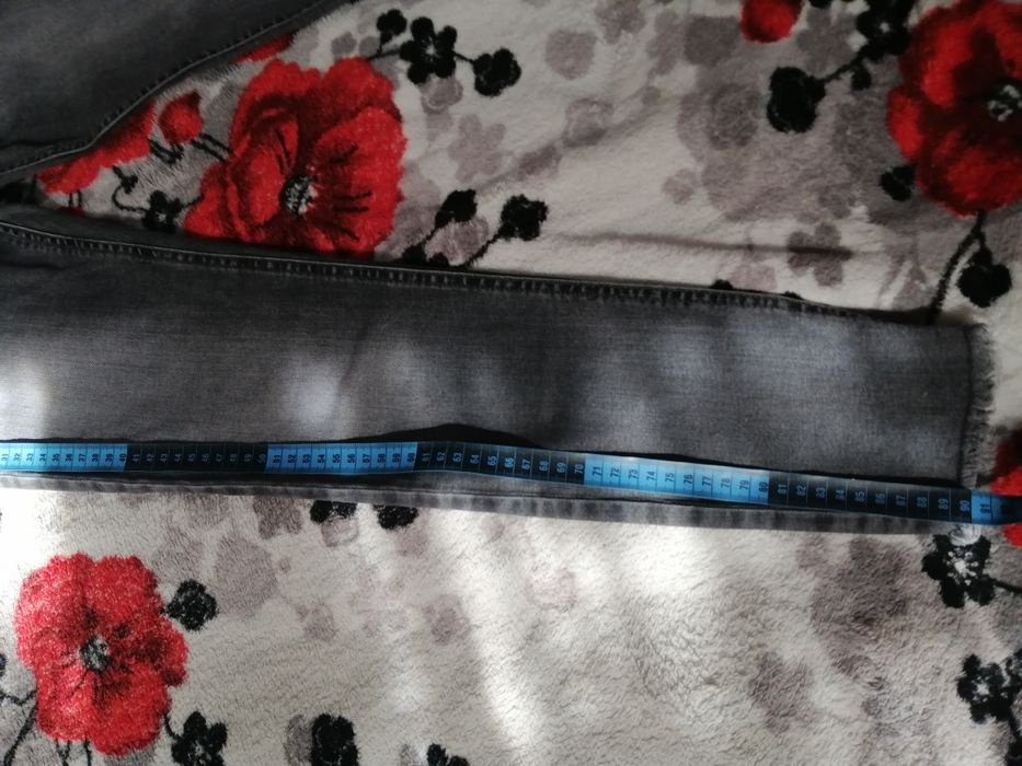 Продам джинсы манго