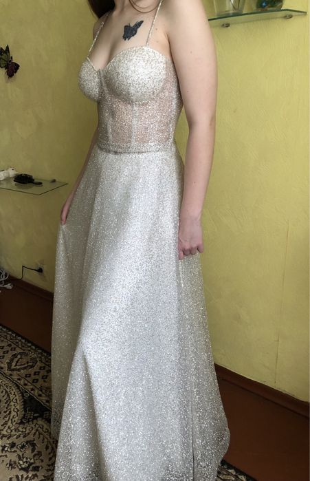 Випускна сукня