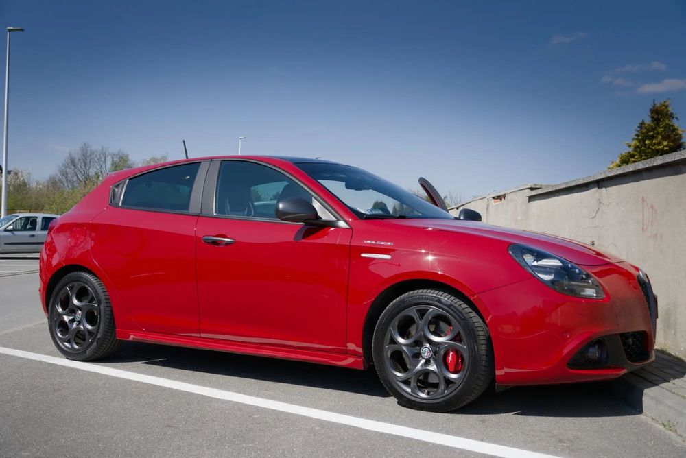 Alfa Romeo Giulietta z polskiego salonu 