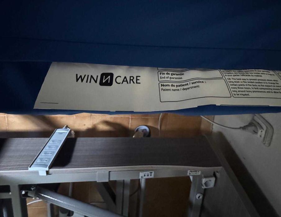 Cama de casal articulada com colchões viscoelásticos da marca Winncare - RESERVADA