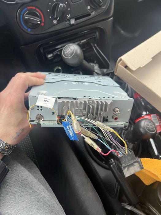 Продам магнітоли оригінал