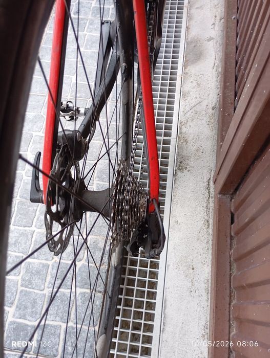 Bicicleta carbono full 105 travões disco