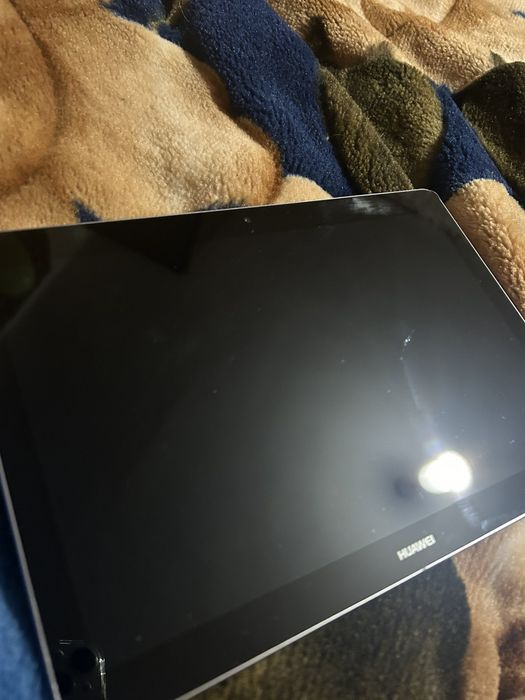 Планшет Huawei з дефектами