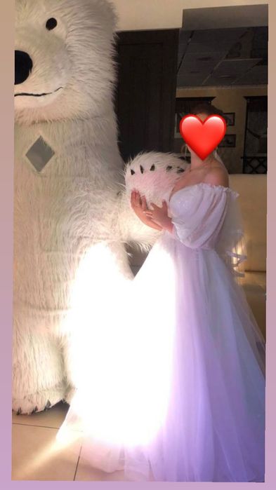 Весільна сукня білого кольору