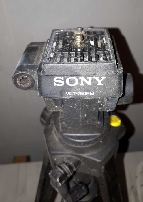 2 Tripods (SONY VCT-750RM + SLIK 17G) — USED —64751414859011121