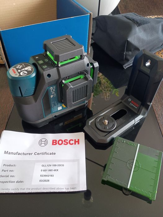 Laser liniowy BOSCH GLL 12V-100-33 CG  0601065400