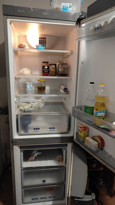 Продам холодильник Whirlpool