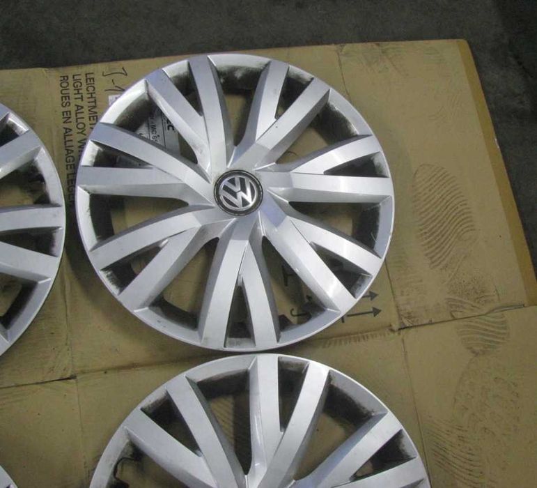 VW Kołpaki 16 OE komplet 4szt. bardzo ładne